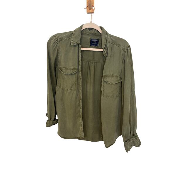 Abercrombie & Fitch Olive Button Down Shirt Lyocell S Utility Minimalist Preppy - Picture 1 of 4